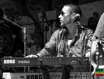 Chris Morris w/Stranger Band at Cali Roots (Photo by: Def Junky)
