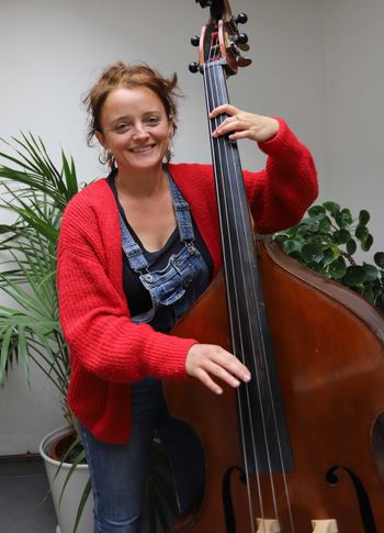 Tine Dael - double bass.
