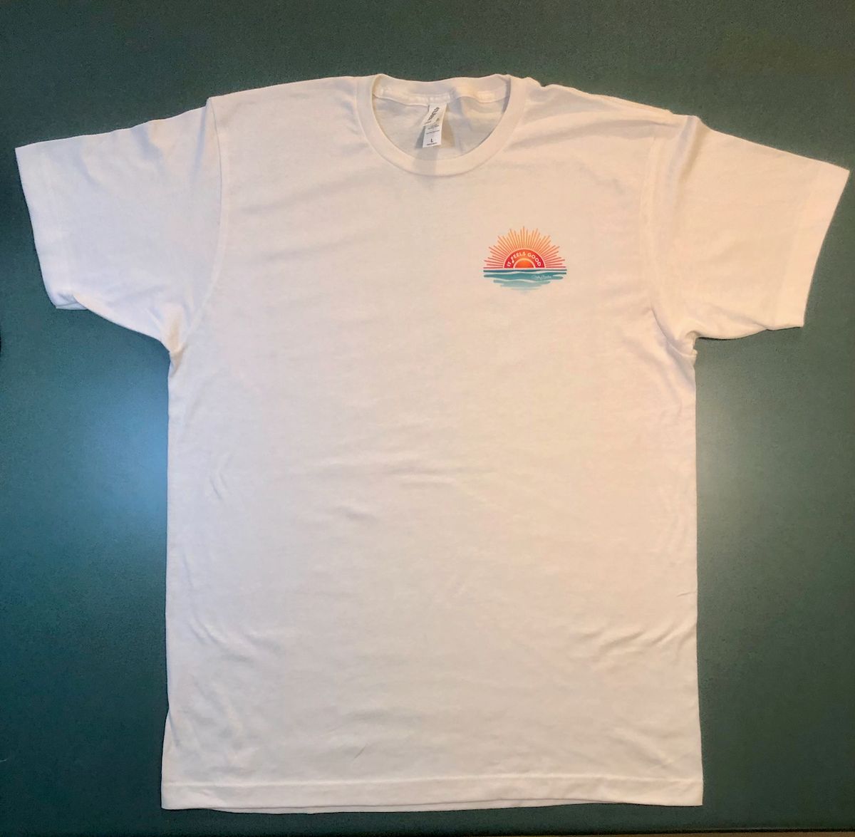 "IT FEELS GOOD" Men's T-Shirt