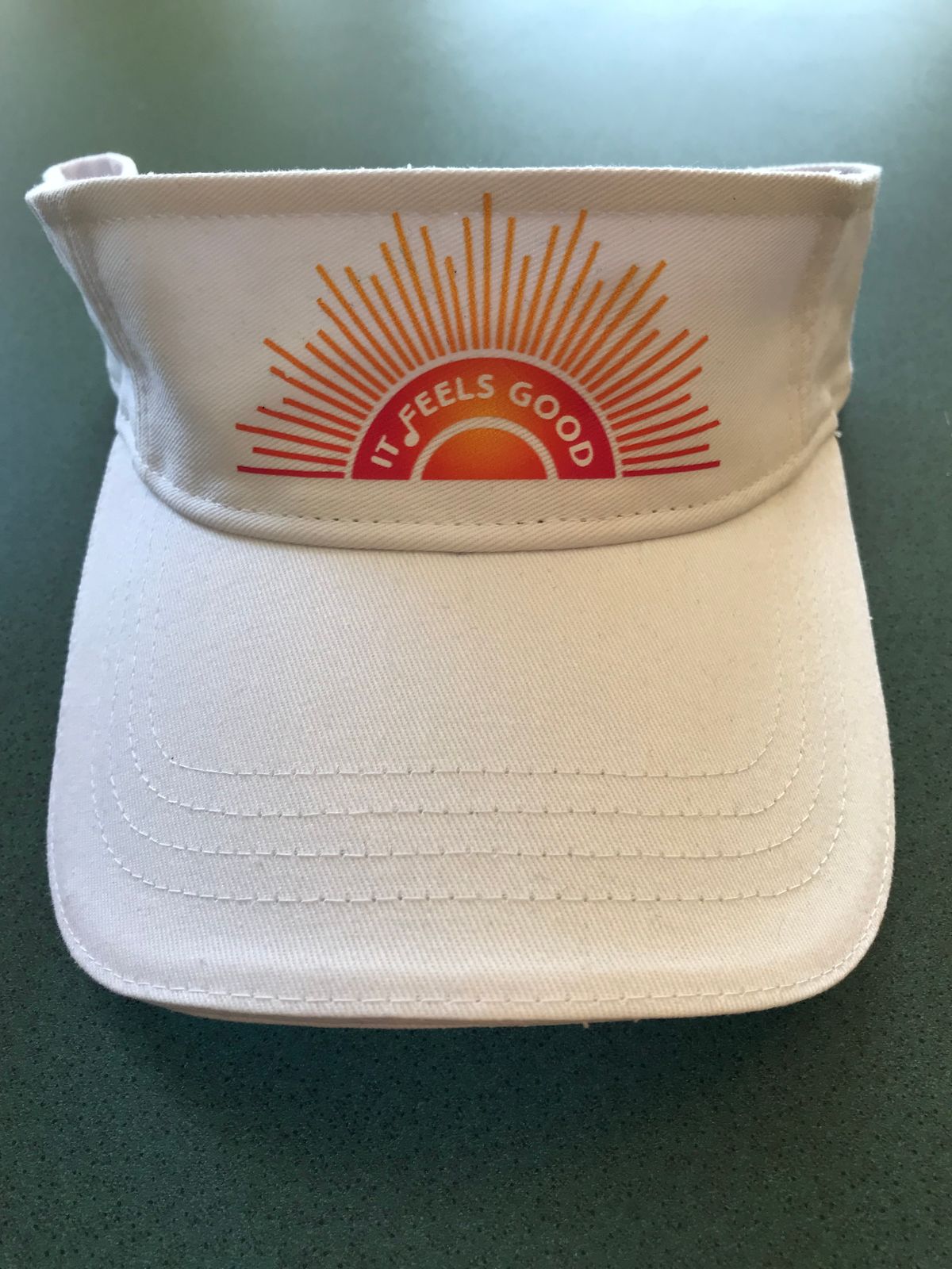 "IT FEELS GOOD" Visor