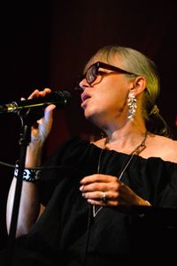 Kristine Mills with the Scott Flanigan Trio