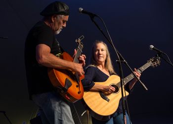 Dennis Kole, Laurie Raveis (Raveis Kole)
