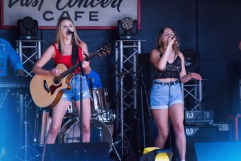 Last Concert Cafe Performance
