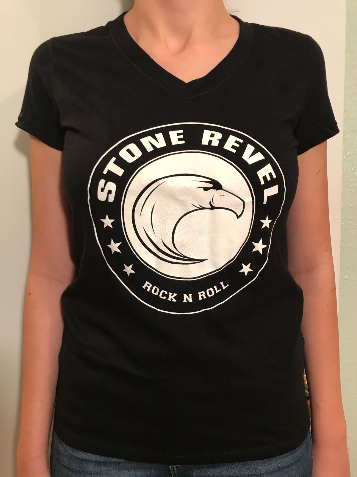 W - VNeck - Eagle