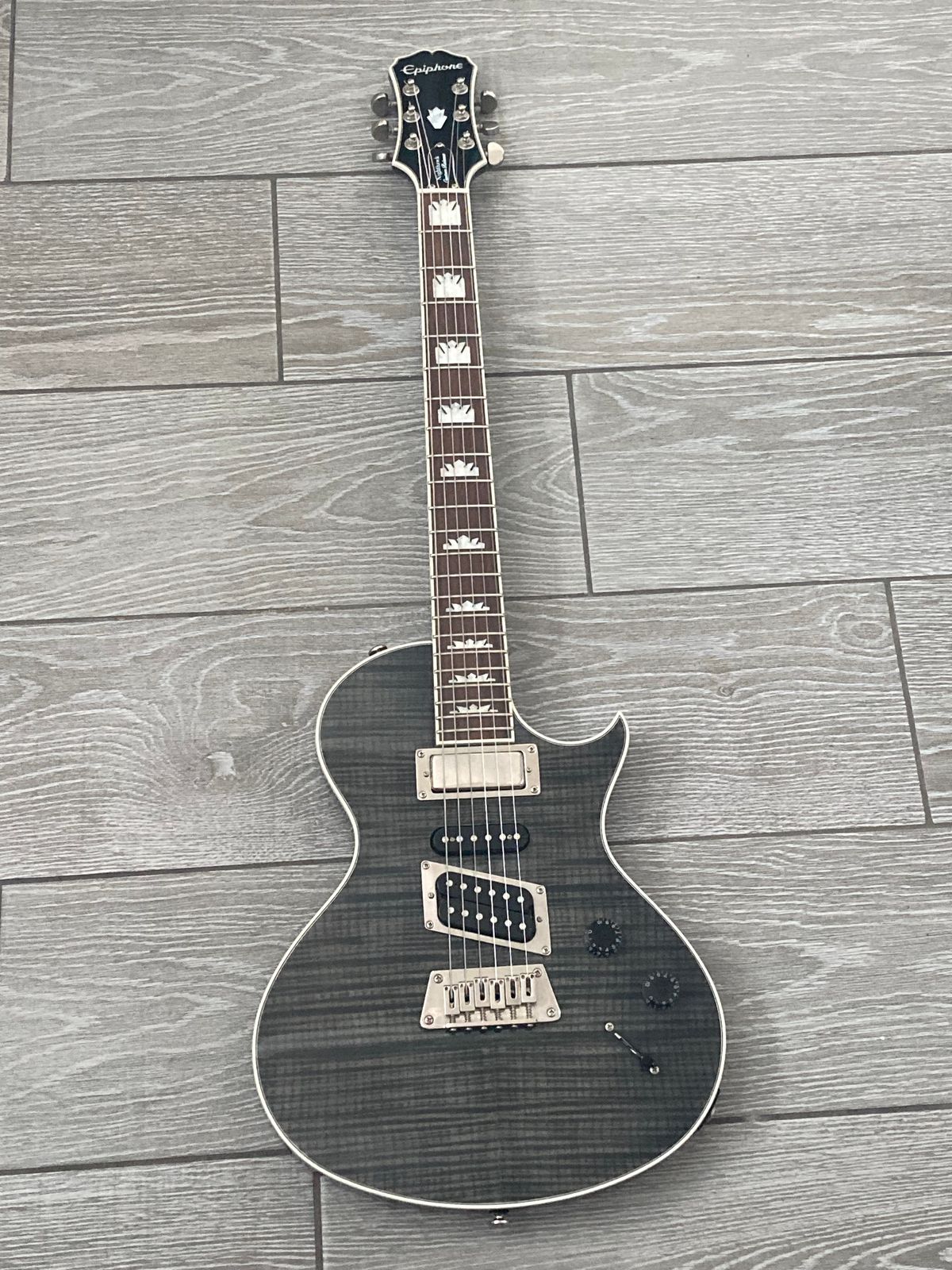2011 Epiphone Nighthawk Custom Reissue - Rare (USED) - LOADED BOMB