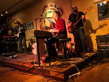 Lisa Bodnar and Whistlegrass at the Elk Creek Cafe during their PA67 Tour in Millheim, PA Centre County
