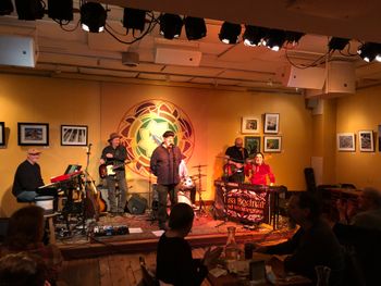 Kicking off the night with a story about how Tim Bowser heard Lisa Bodnar and Whistlegrass album 40 Years in the Desert on WNCW.
