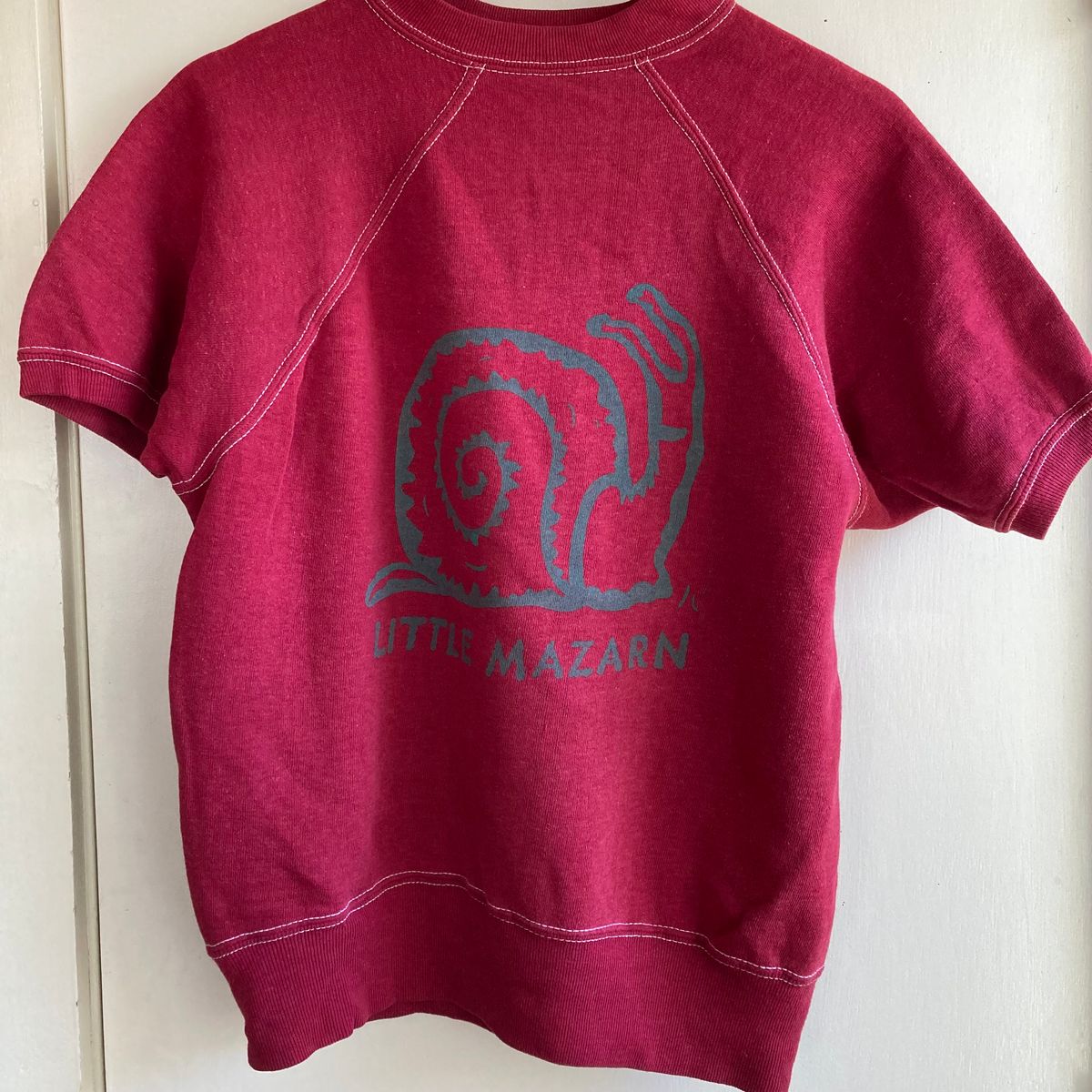 Red 70’s short sleeve snail vintage sweatshirt S