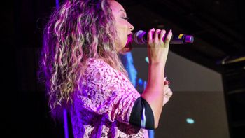 Chante Moore
