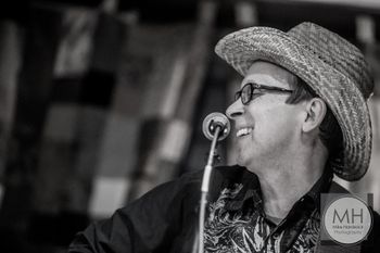 AJ Scheiber, Contented Cow, Northfield, MN, October 2016 (Mike Hardwick, photographer)
