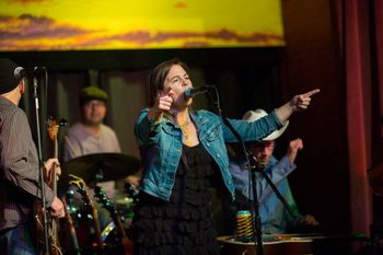 Liz Wilkinson at the Hook & Ladder, Minneapolis (David Tanner, photog)
