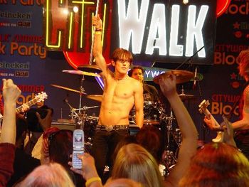  MiG @ Universal City Walk - Los Angeles 2006

