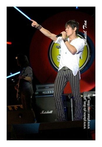 MiG @ MTV Music Summit - Manila, Philippines 2005
