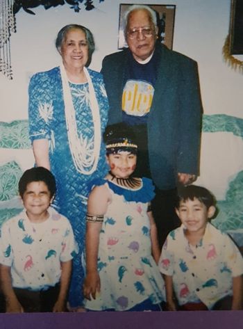 Tina & Tama with family
