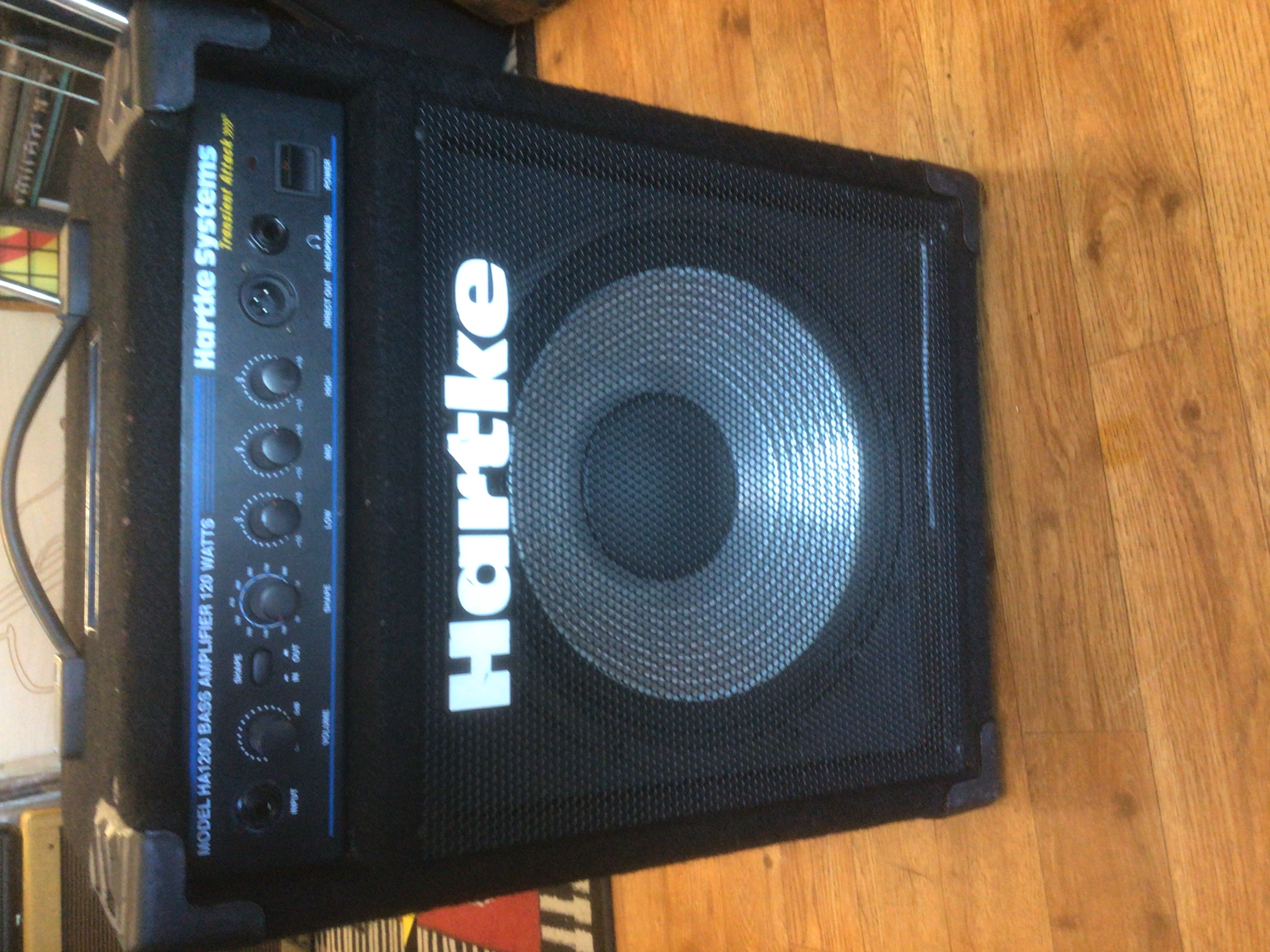 Hartke HA1200 Kickback 12