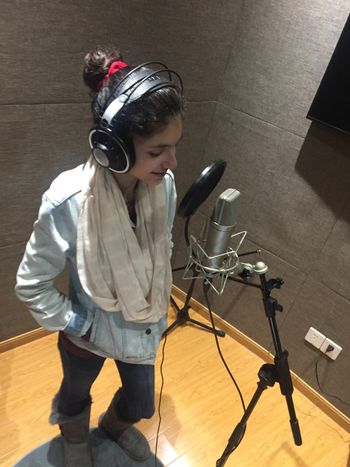 Sevi in Studio
