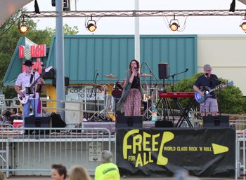 Live on Atlantic - 17th Street
