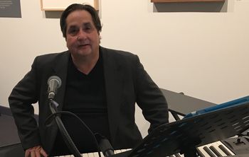 Chrias Cordova; Piano

