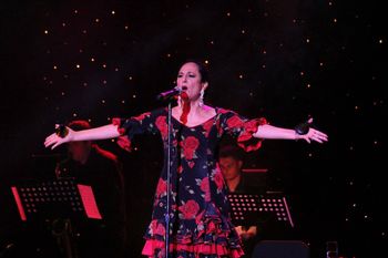 Entertainer Elvy Rose

