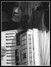 Ana Bon-Bon rhythm&roots&blues triage at Guilt & Co