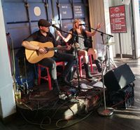 Harris&DeBray play Red Truck Beer Company!