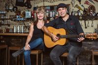 Harris&DeBray play Mic'd Up in Murrayville!