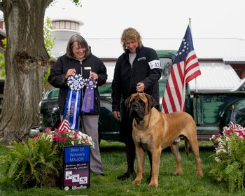 REMC Specialty with breeder Judge Mary Speers giving Nottinghill Fly Me To THe Moon BOW for a 5 pt major!
