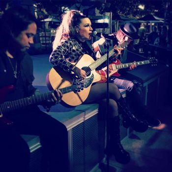Intimate Vibes
