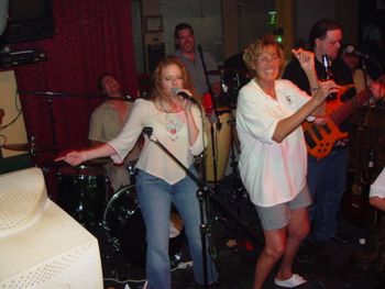Kim Goley jamming with Alicia and The BHB!
