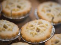  Carols & Mince Pies