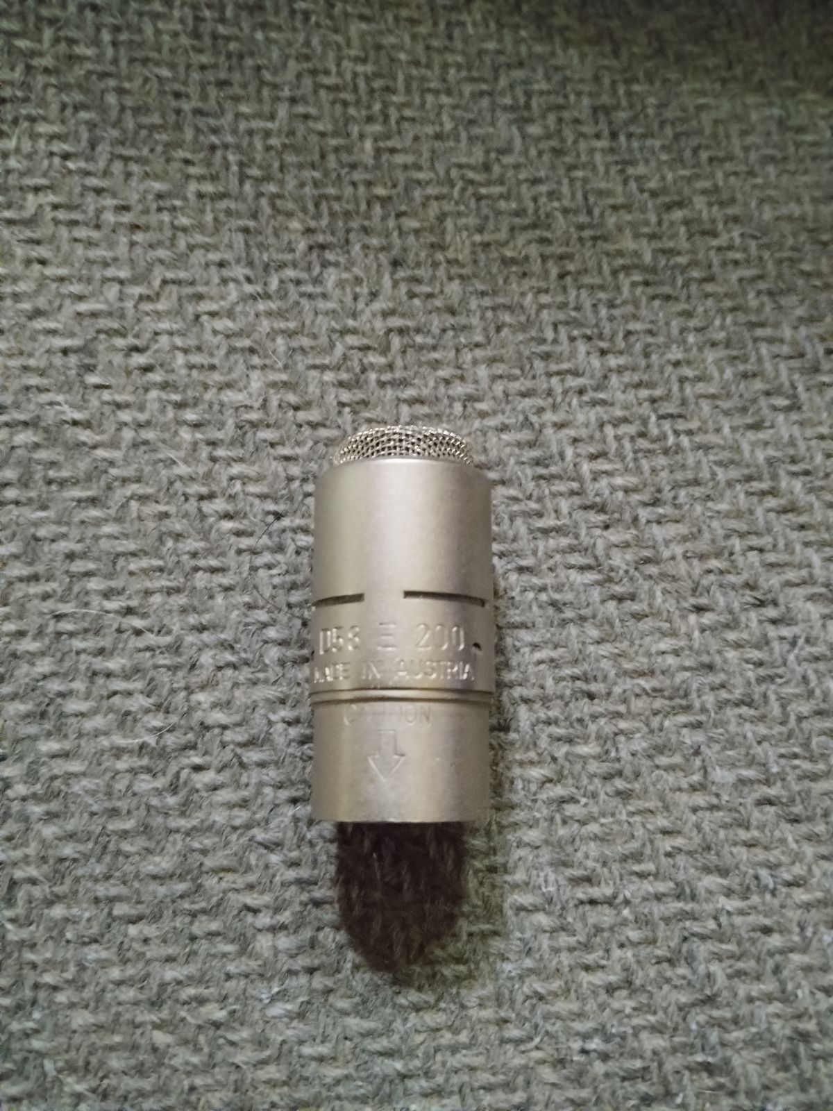 AKG D 58 E 200 microphone 