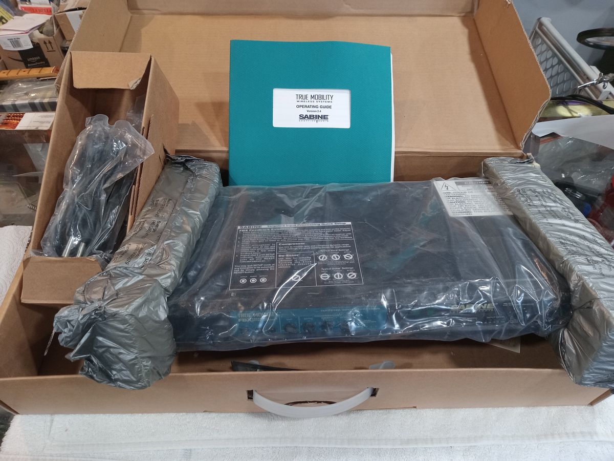 Sabine SWM-3000 UHF True Mobility Wireless Headset