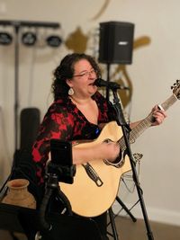 Elana Zabari Debuts at Jessie Camille's 