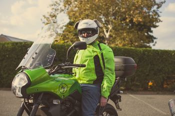 How you might spot me on the road
