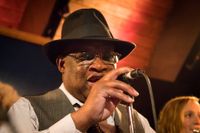 Bluesberry Jam Showband and Cat Madden Live Stream 