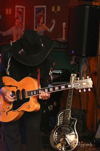 LIGHTNIN' WILLIE