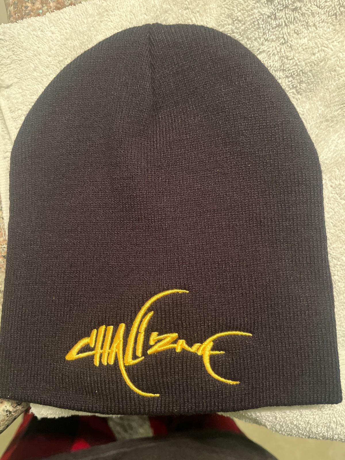 Beanie - Yellow logo