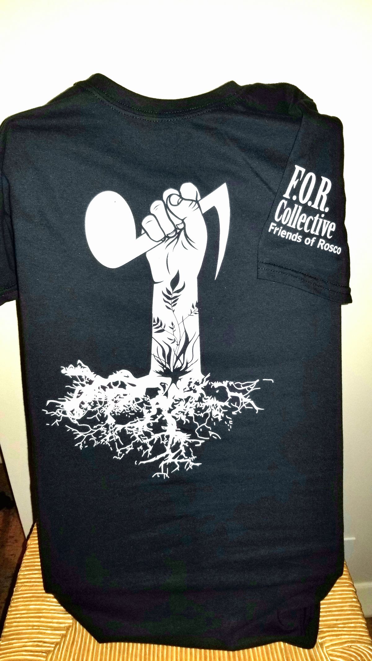 LARGE T SHIRT
