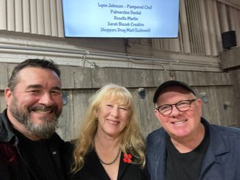 So fun to get the opportunity to hang out with Loreena McKennitt before she performs at "Blue Jeans & Bling" 2025. What a beautiful person.

