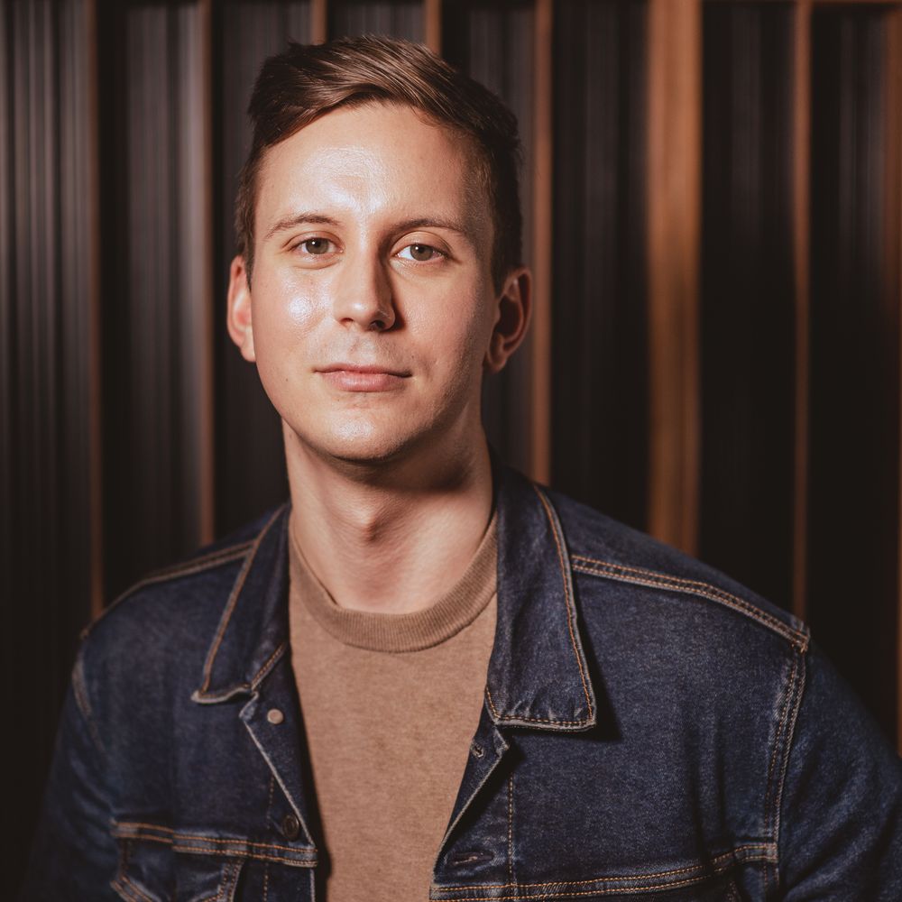 Kyle J Hartman is a composer for film, television, and video games in Los Angeles, California.
