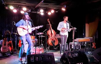Manzanita at Harlows, December 2017
