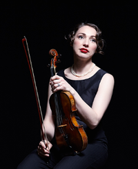 Heather Stewart sings at Boeuf Sur Le Toit