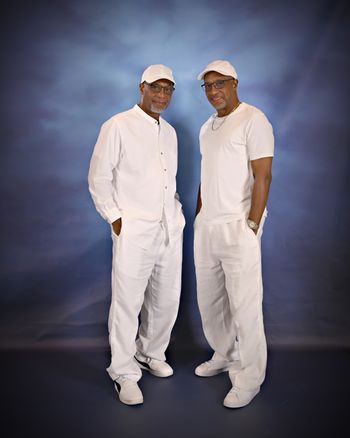 Derwin & Darwin Promo Pic
