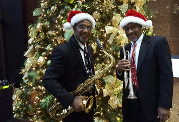 Derwin (Twin Connection Duo) performing at the Marathon Oil Bldg for our client CBRE
