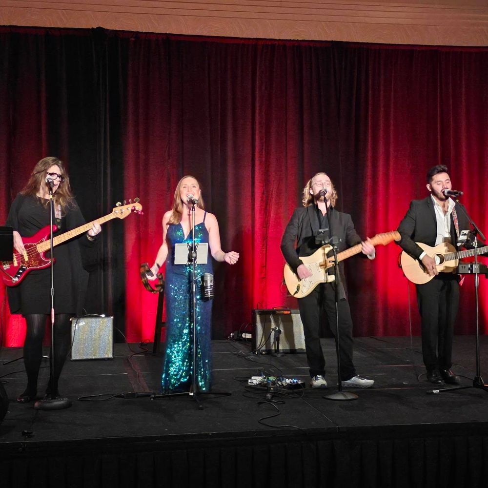 Live entertainment at a Houston corporate networking event