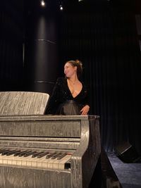 Regina Martin Sings 