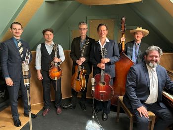 The Lovestruck Balladeers & Joel Paterson. Recording at Reliable Records. Chicago, Il
