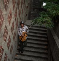Ari Joshua featured artist at Mo Jams 