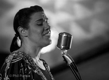 Lucy,vocalist extrordinaire
