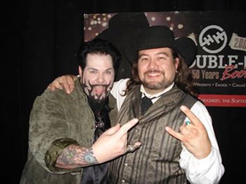 2006- Pir niddu John Shaw has a show that you have to see to believe.  He eats light bulbs, drinks Windex, and is one of the only few performers I've ever seen freak out Howard Stern.
